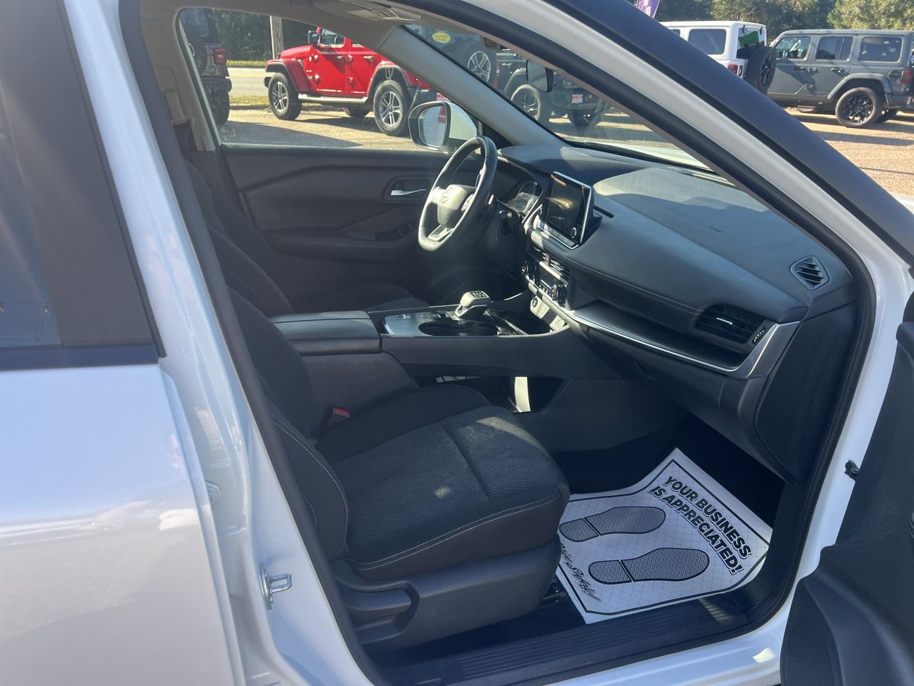 Nissan Rogue FWD SV 2025