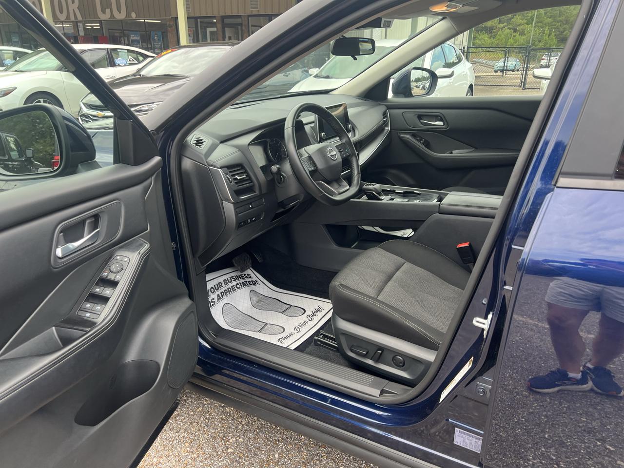 Nissan Rogue FWD SV 2025