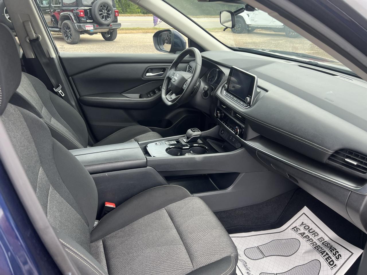 Nissan Rogue FWD SV 2025