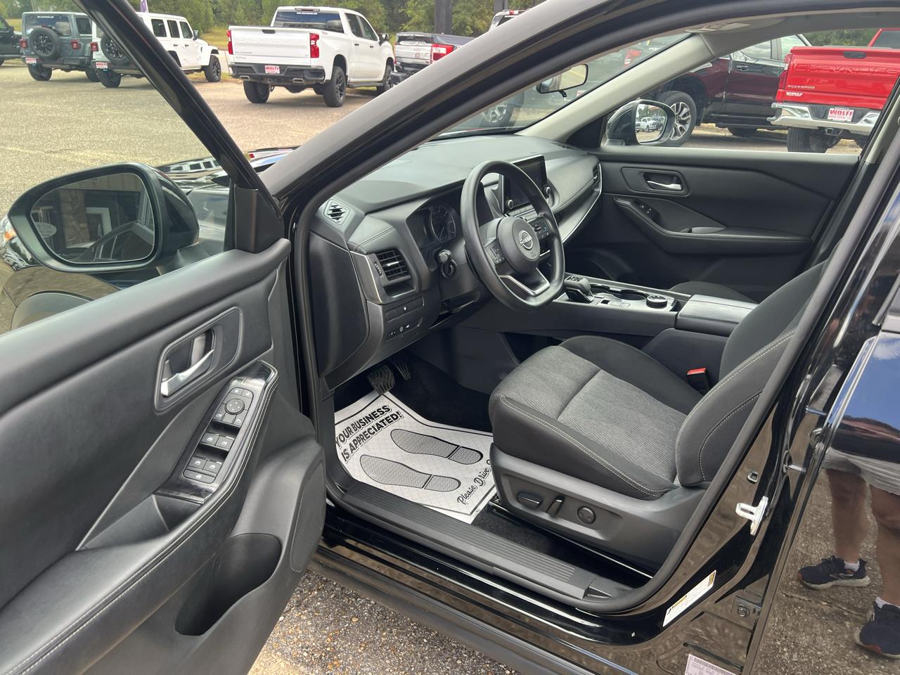 Nissan Rogue AWD SV 2024