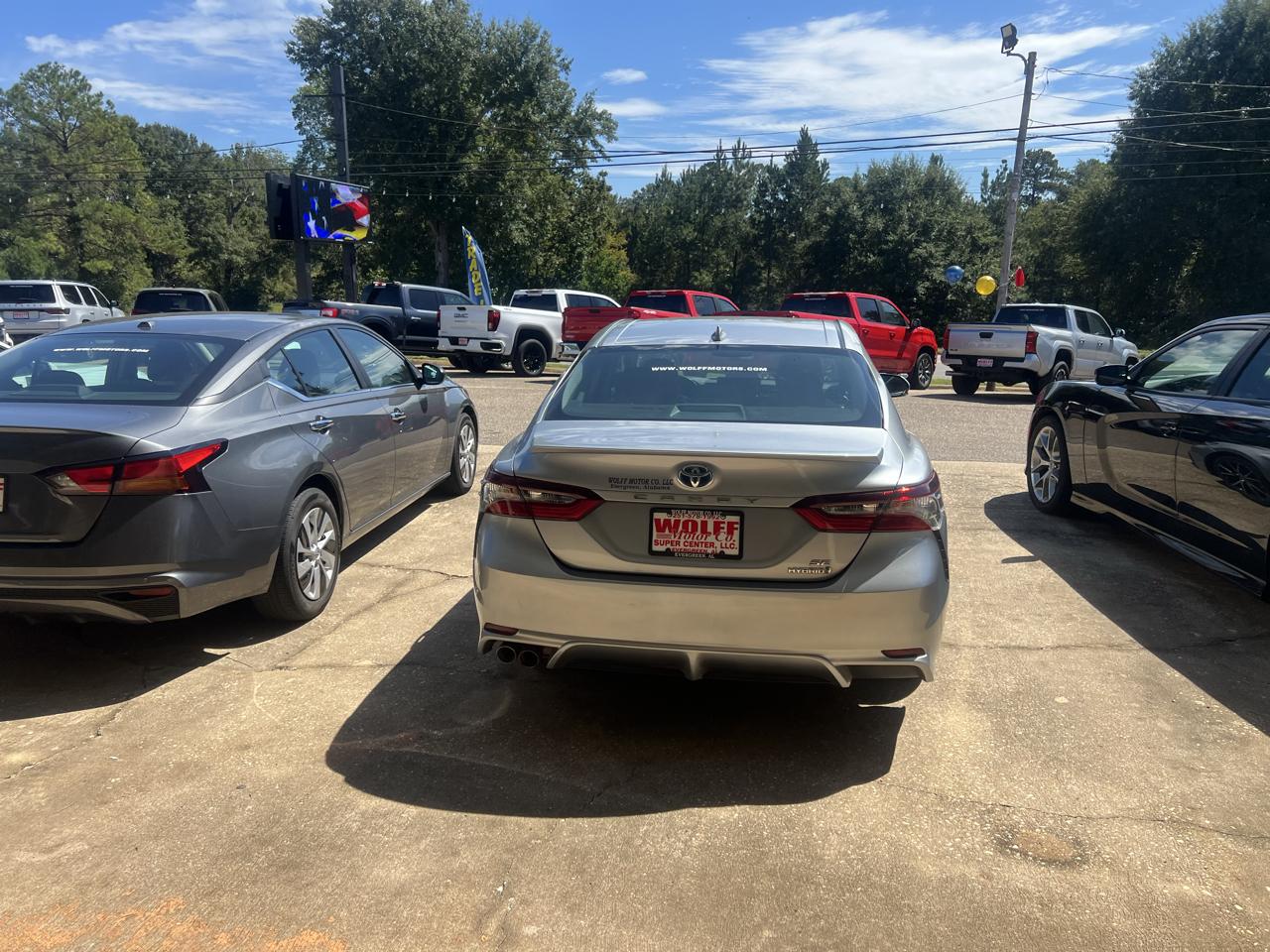 Toyota Camry Hybrid SE CVT (Natl) 2021