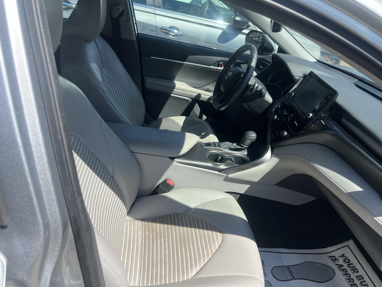 Toyota Camry Hybrid SE CVT (Natl) 2021