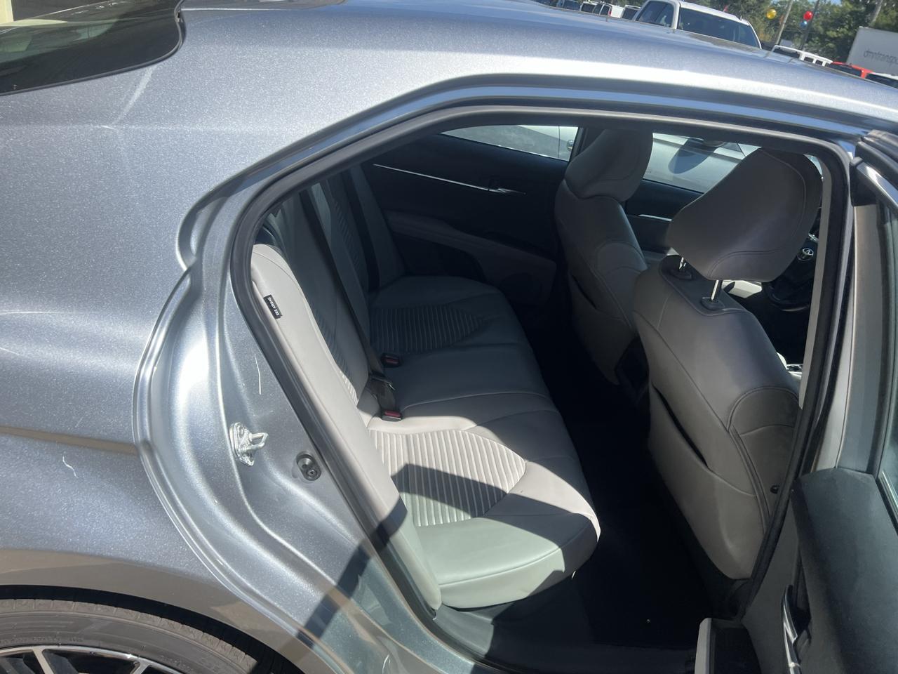 Toyota Camry Hybrid SE CVT (Natl) 2021