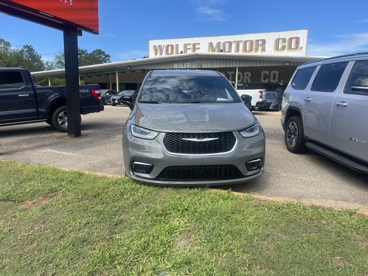 Chrysler Pacifica Select FWD 2025
