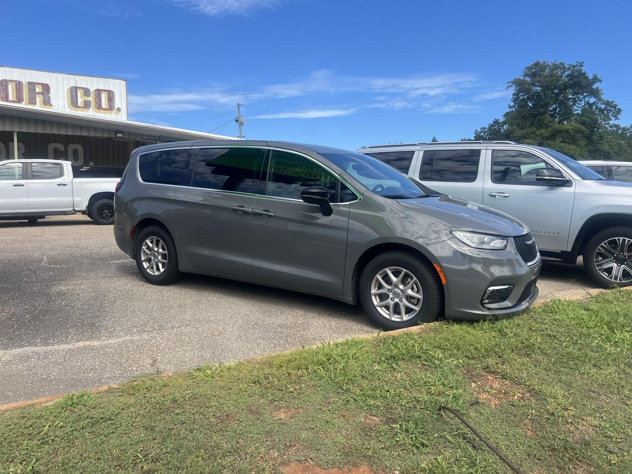 Chrysler Pacifica Select FWD 2025
