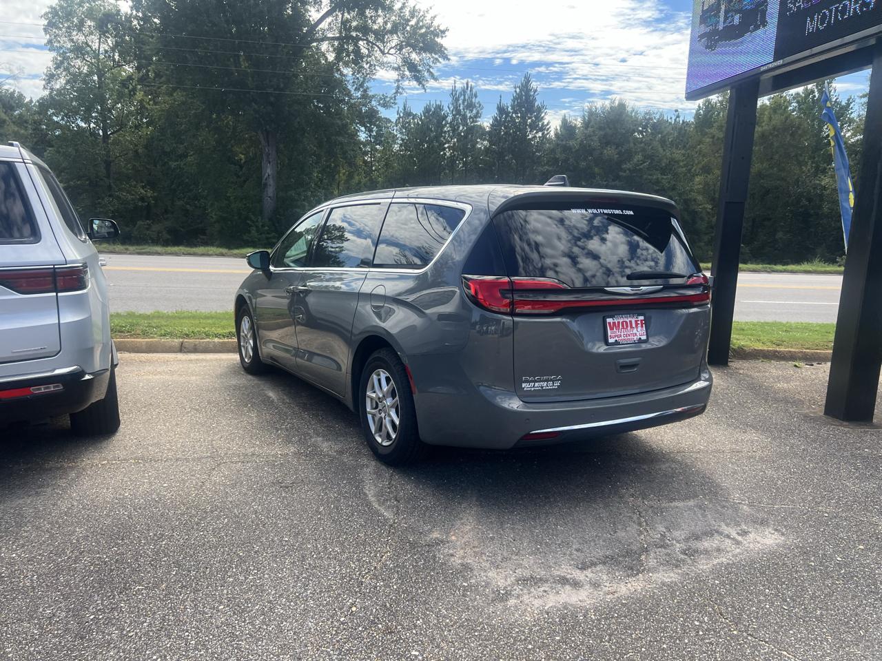 Chrysler Pacifica Select FWD 2025