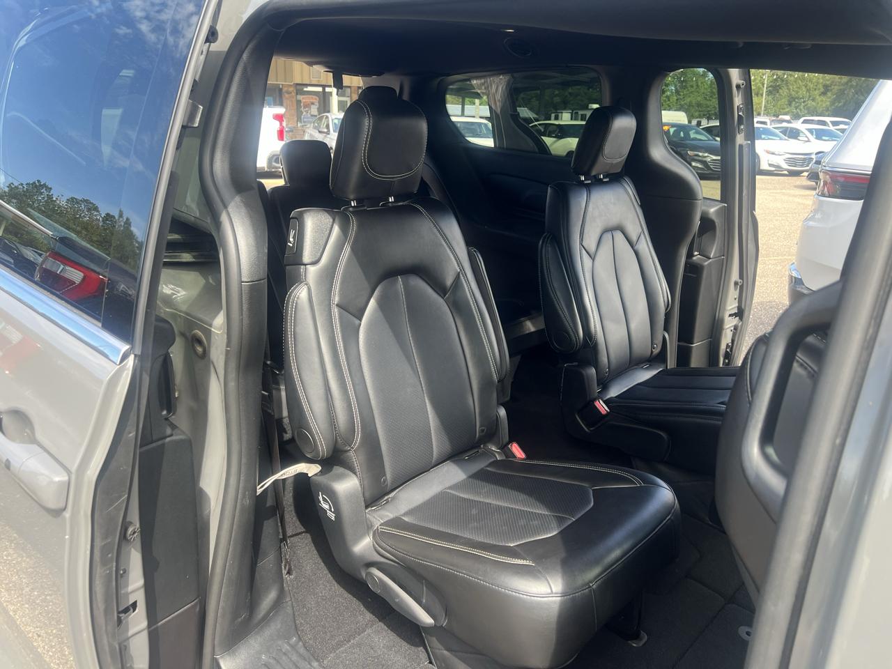 Chrysler Pacifica Select FWD 2025