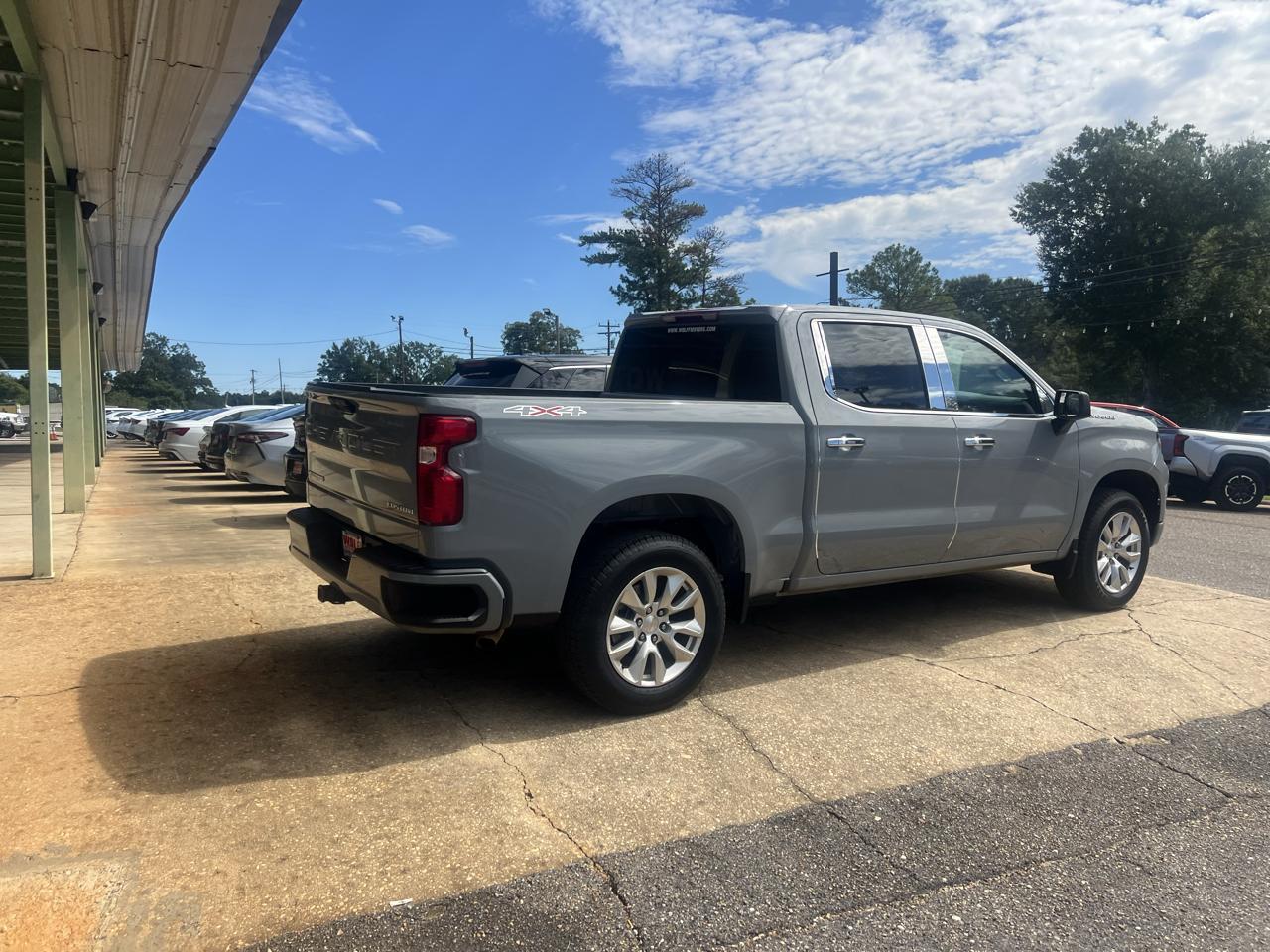 Chevrolet Silverado 1500 4WD Crew Cab 147" Custom 2025
