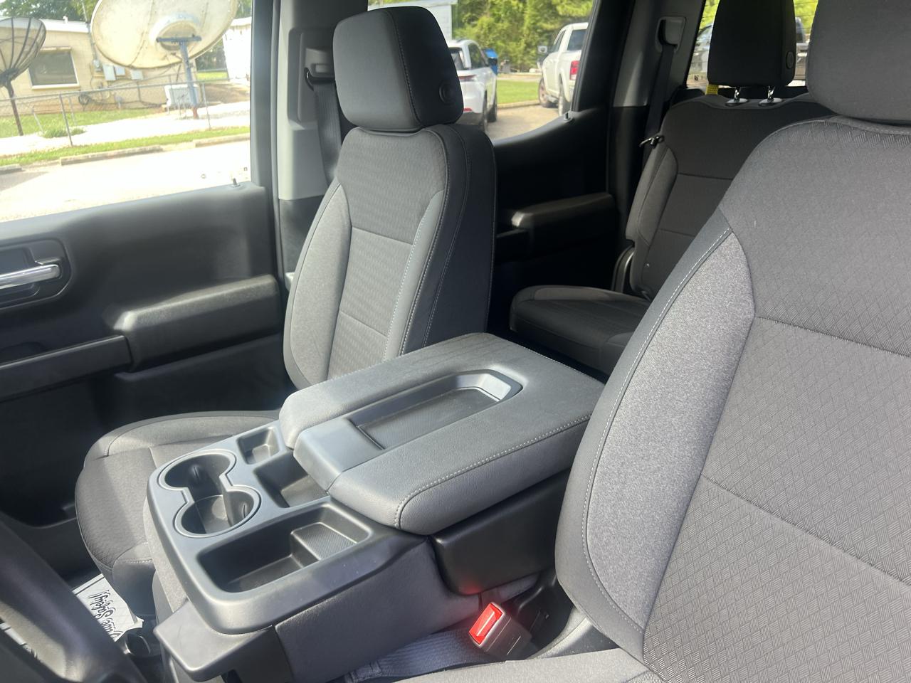Chevrolet Silverado 1500 4WD Crew Cab 147" Custom 2025