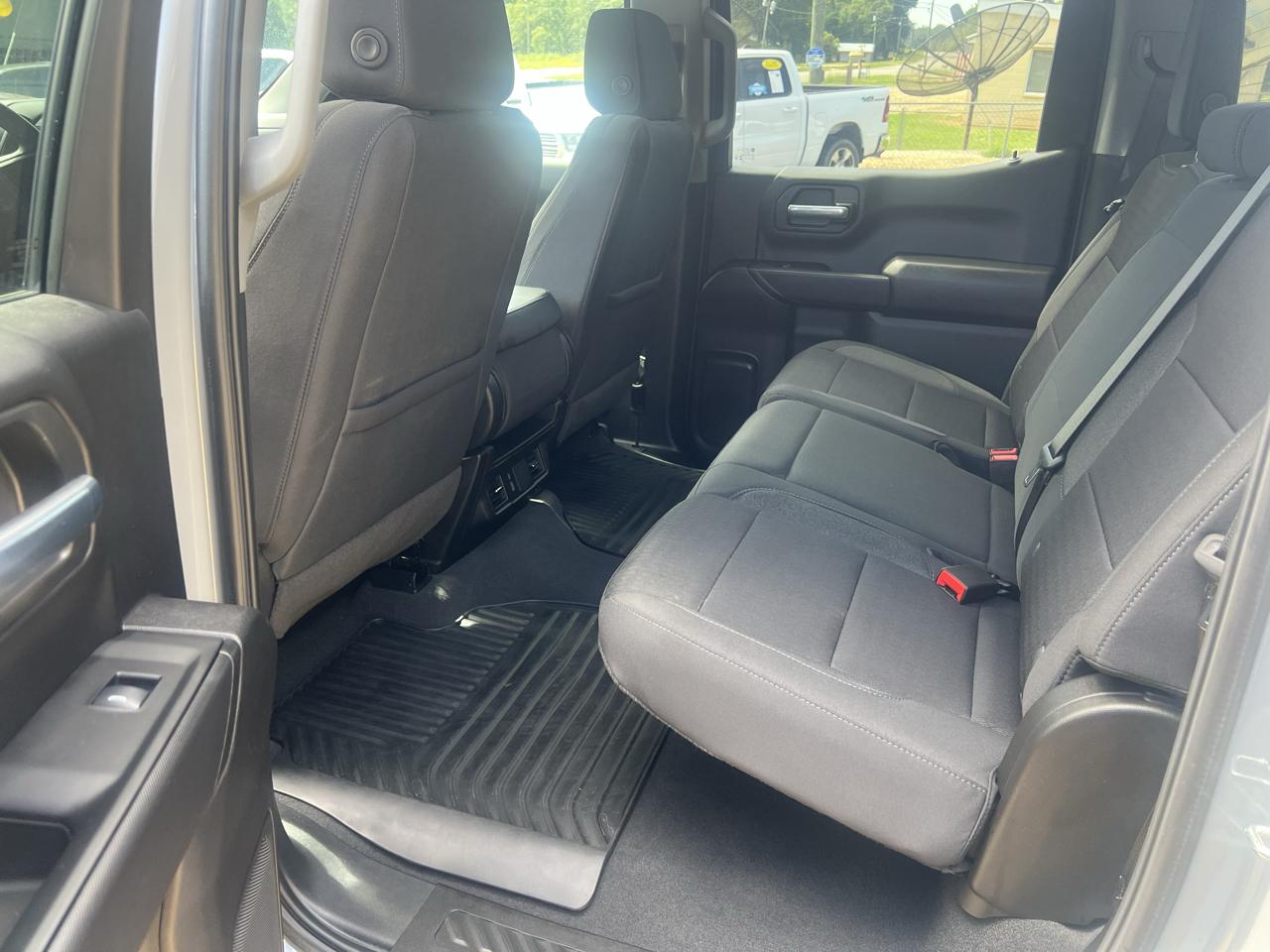 Chevrolet Silverado 1500 4WD Crew Cab 147" Custom 2025