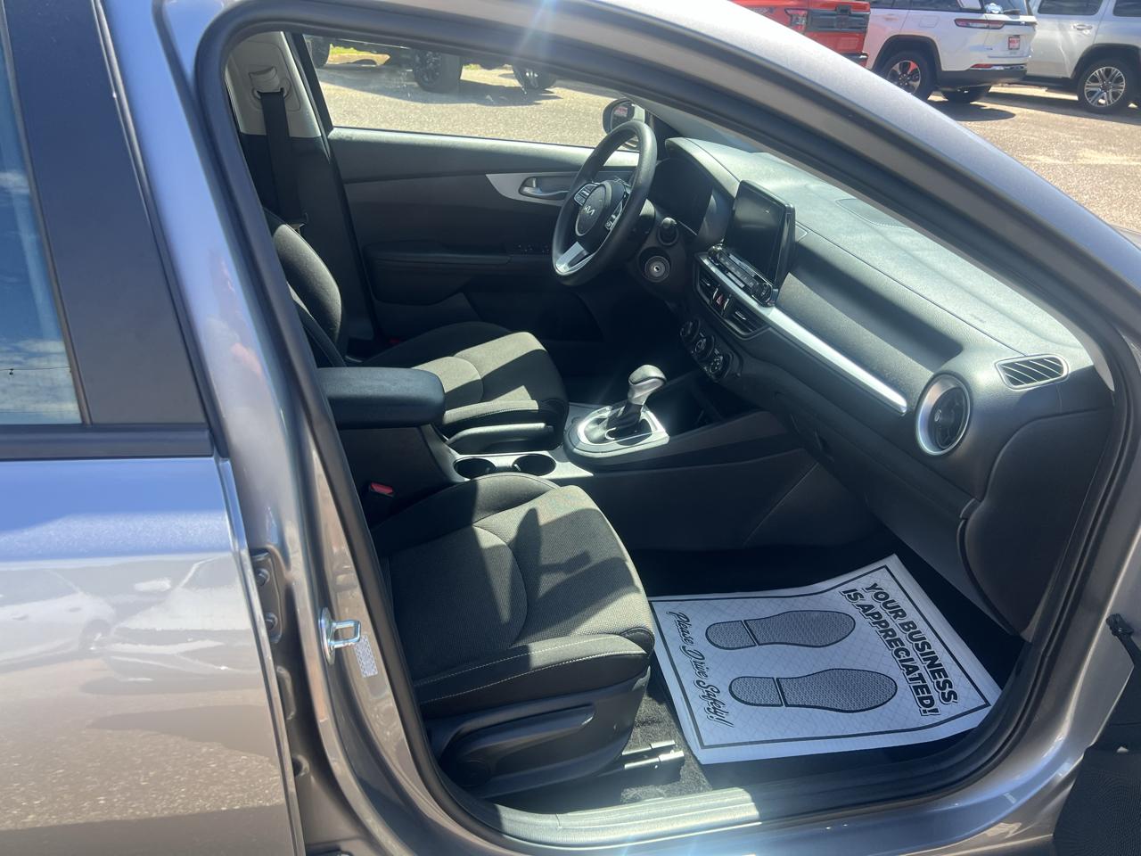 Kia Forte LXS IVT 2024