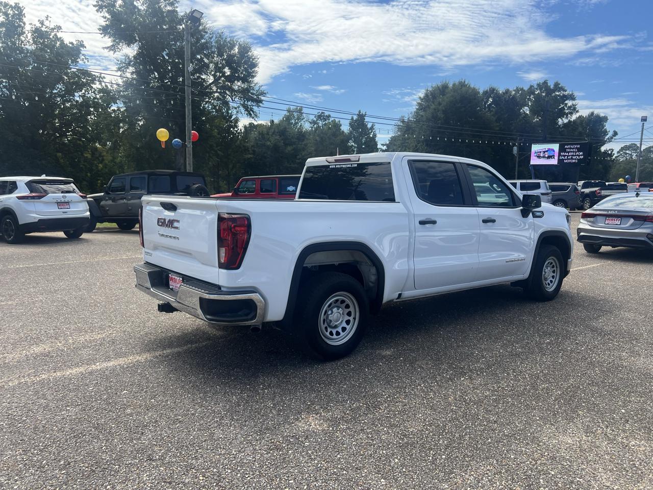 GMC Sierra 1500 2WD Crew Cab 147" Pro 2025