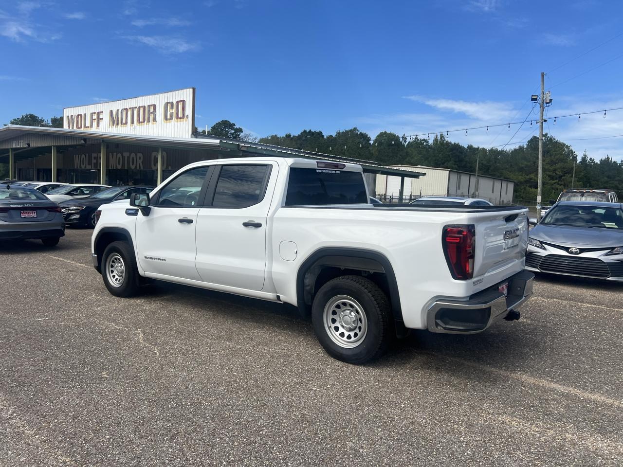 GMC Sierra 1500 2WD Crew Cab 147" Pro 2025