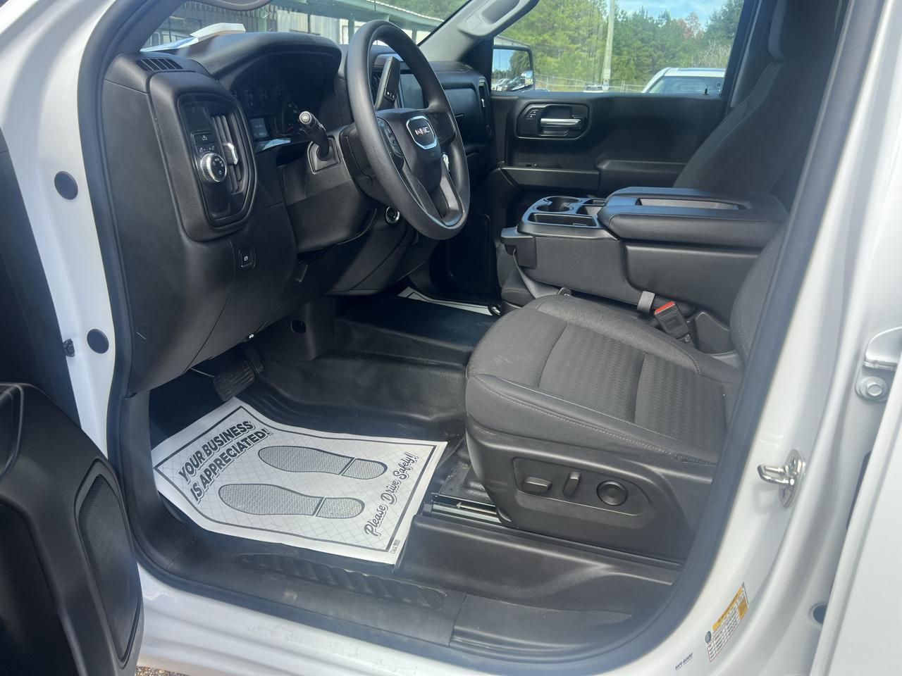 GMC Sierra 1500 2WD Crew Cab 147" Pro 2025