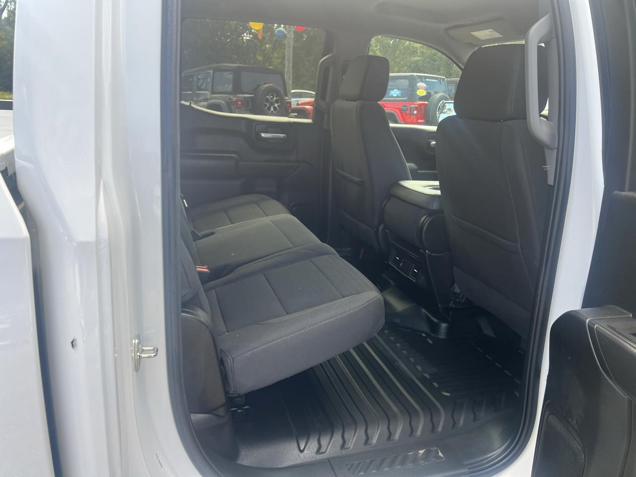 GMC Sierra 1500 2WD Crew Cab 147" Pro 2025