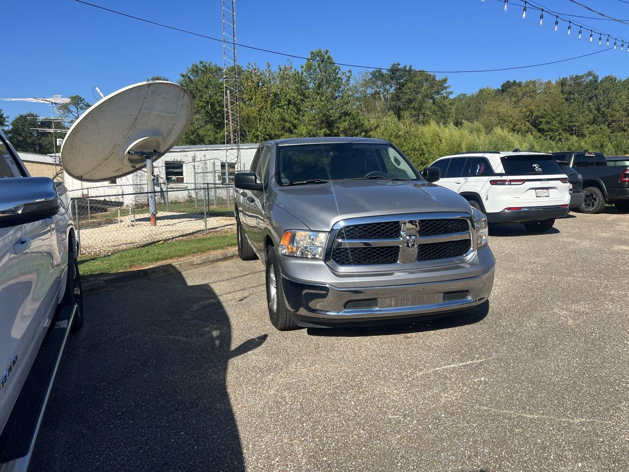 RAM 1500 Classic SLT 4x2 Quad Cab 6'4" Box 2024