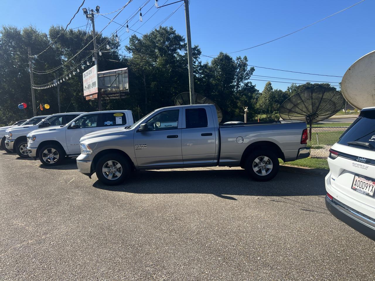 RAM 1500 Classic SLT 4x2 Quad Cab 6'4" Box 2024