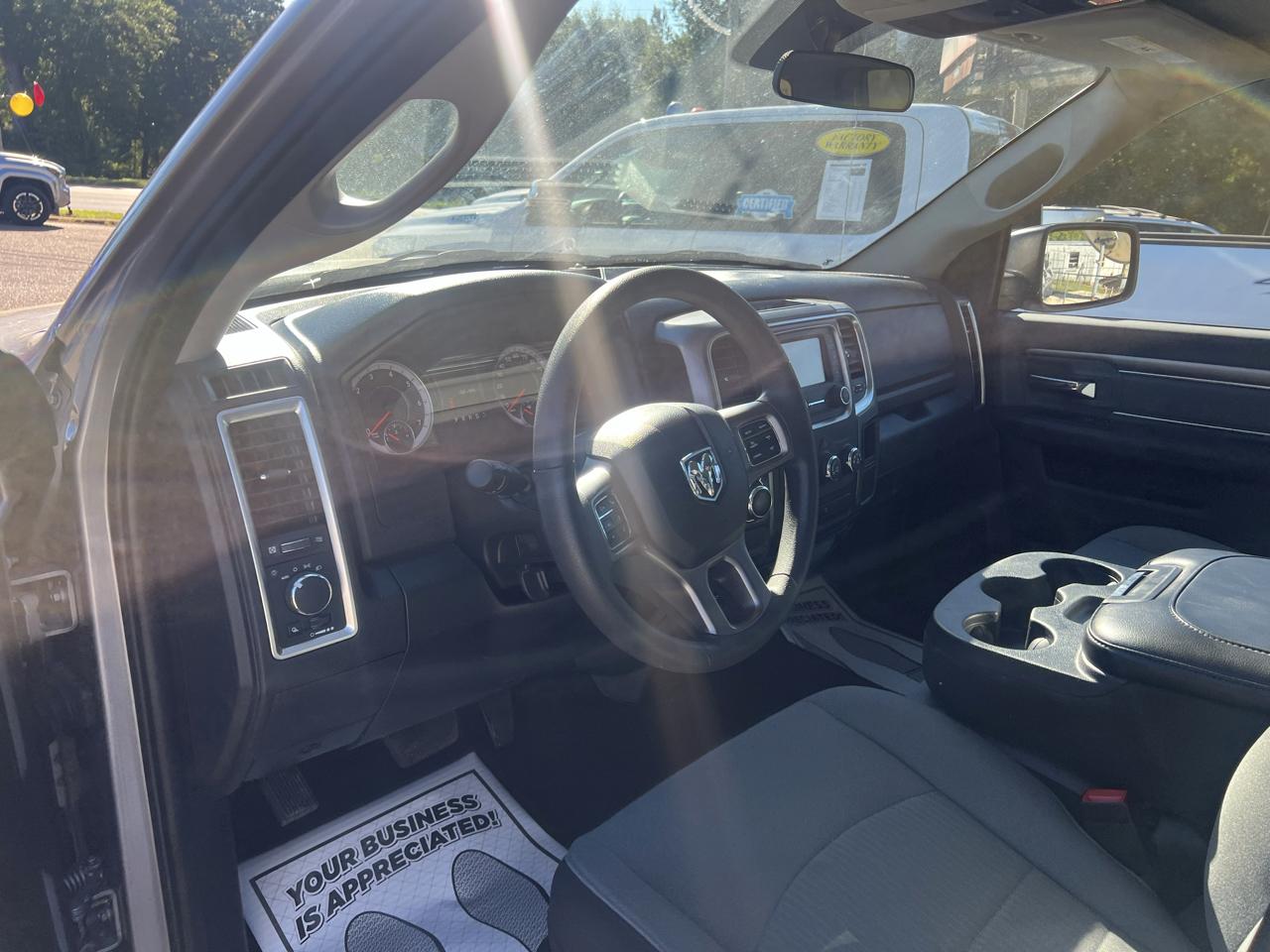 RAM 1500 Classic SLT 4x2 Quad Cab 6'4" Box 2024