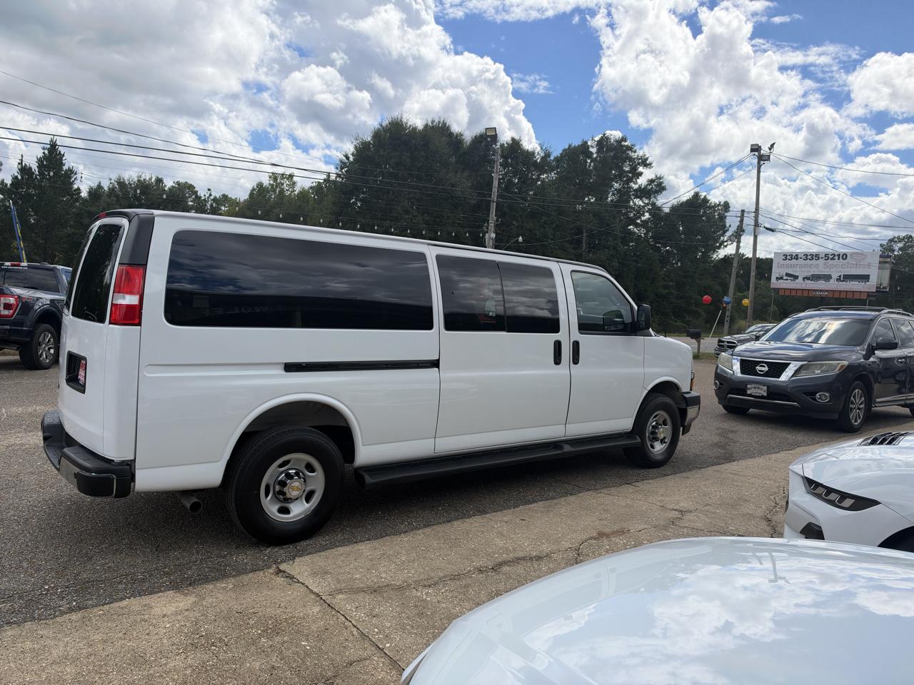 Chevrolet Express Passenger RWD 3500 155" LT 2025