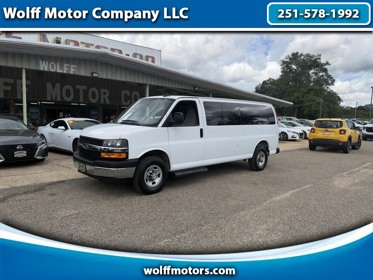 2025 Chevrolet Express Passenger RWD 3500 155" LT