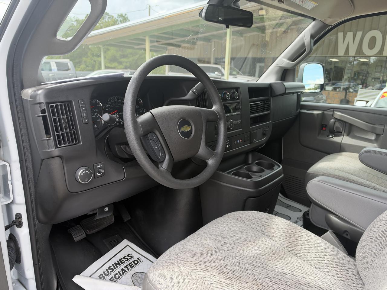 Chevrolet Express Passenger RWD 3500 155" LT 2025