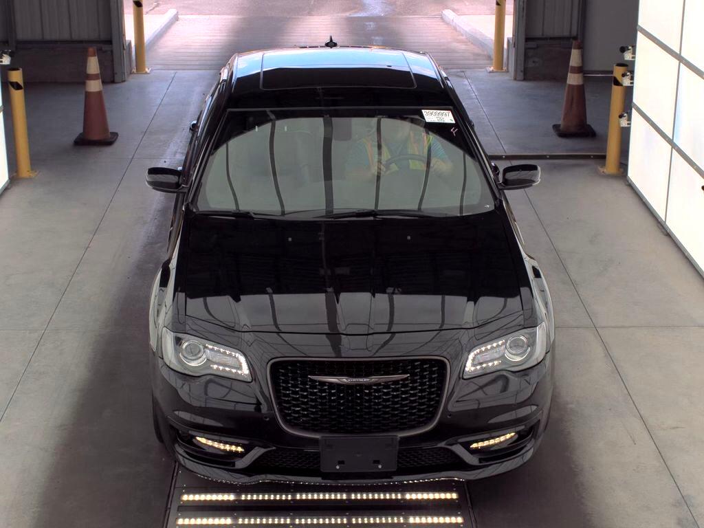 2020 Chrysler 300 S photo 2