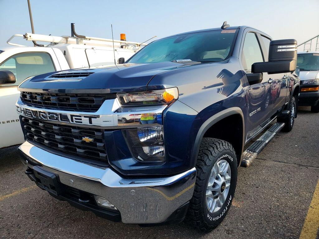 2021 Chevrolet Silverado 2500HD LT photo 3