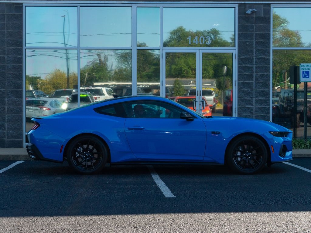 2024 Ford Mustang GT Premium photo 3