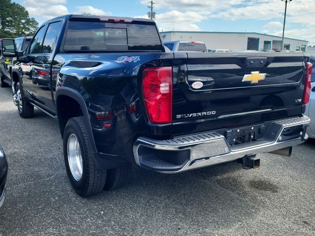 2024 Chevrolet Silverado 3500HD LTZ photo 3