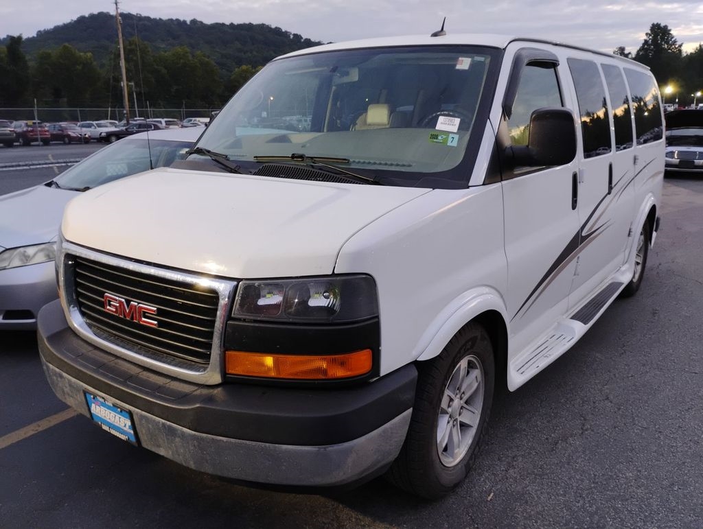 2014 Gmc Savana photo 2