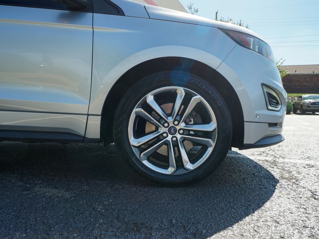 2015 Ford Edge Sport photo 2