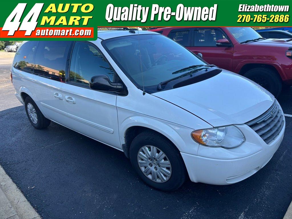 2005 Chrysler Town & Country LX