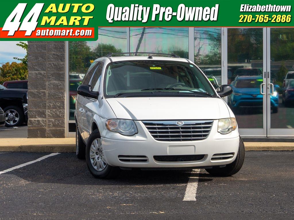 2005 Chrysler Town & Country LX