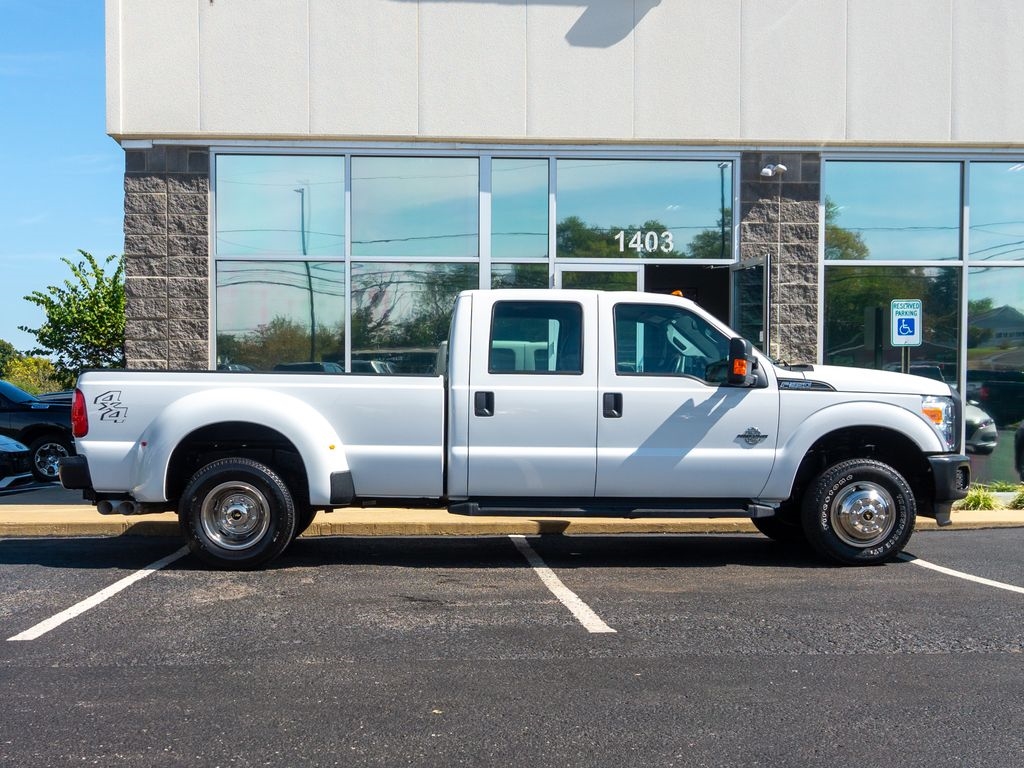 2015 Ford F-350 XL photo 2