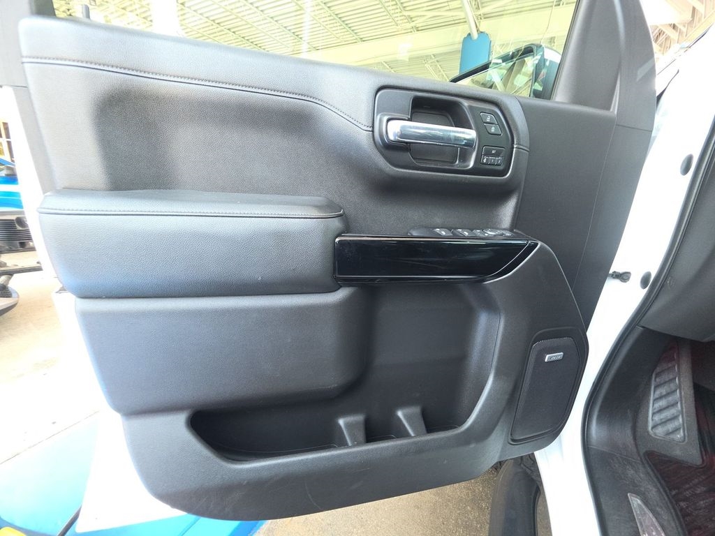 2019 Chevrolet Silverado 1500 LTZ photo 2