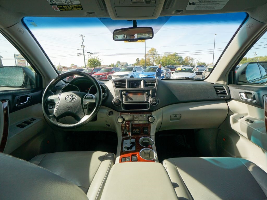 Toyota Highlander  2013