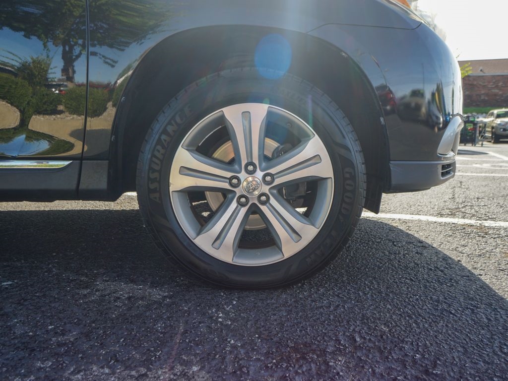 Toyota Highlander  2013