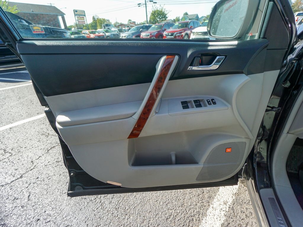 Toyota Highlander  2013