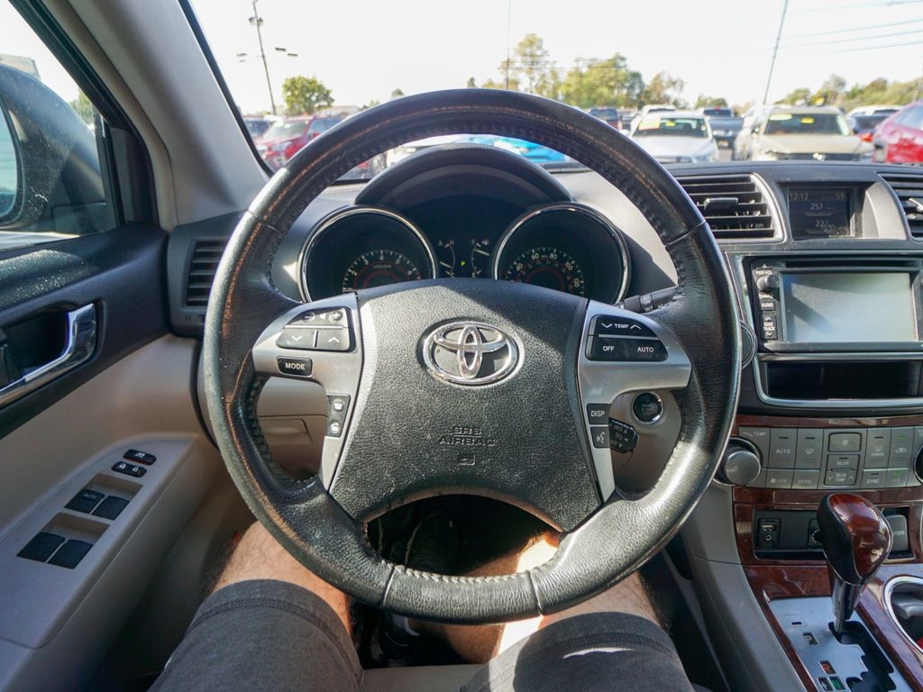 Toyota Highlander  2013