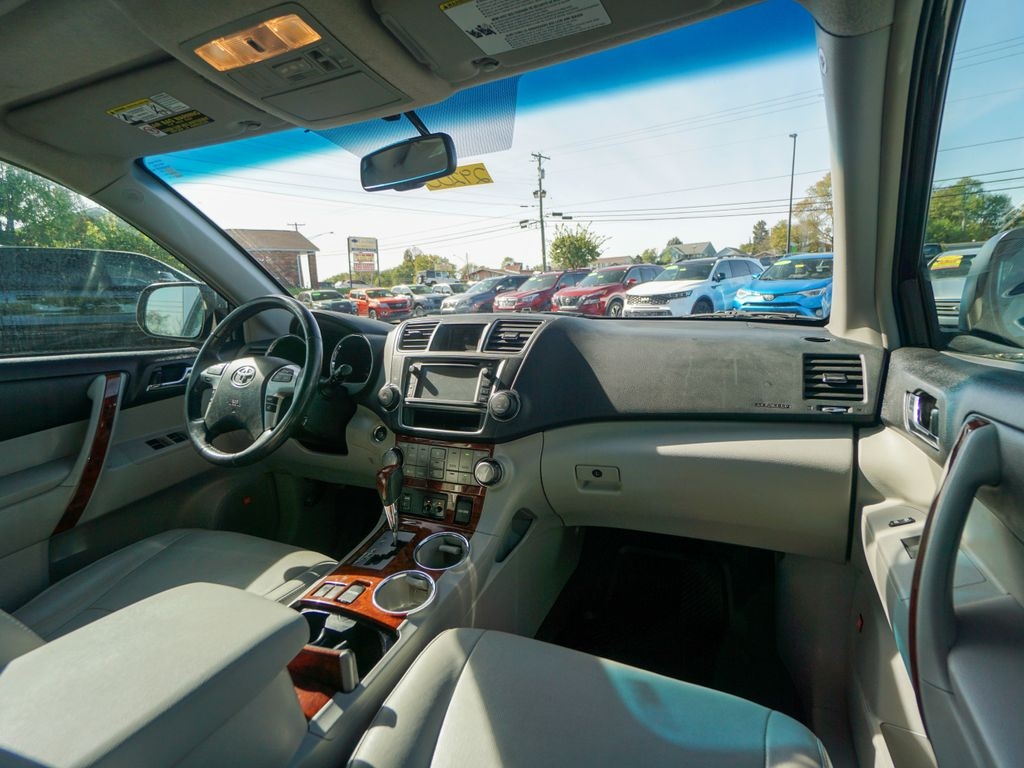 Toyota Highlander  2013