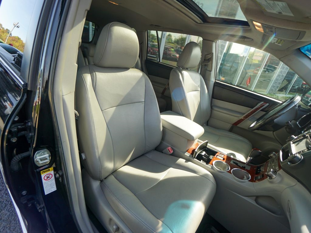 Toyota Highlander  2013