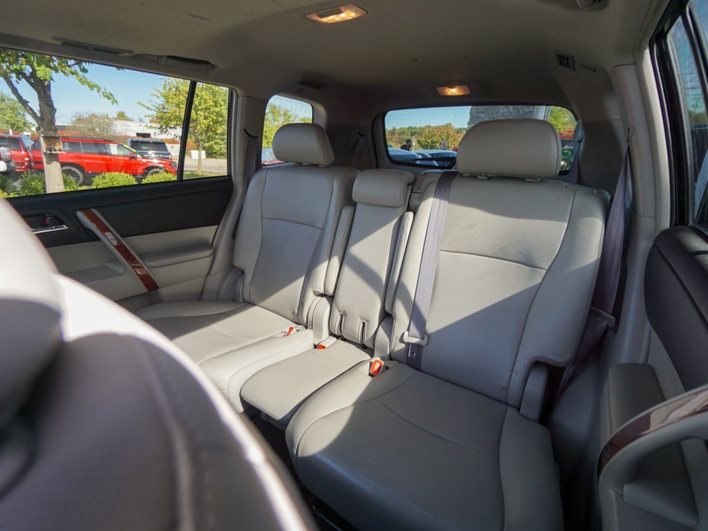 Toyota Highlander  2013