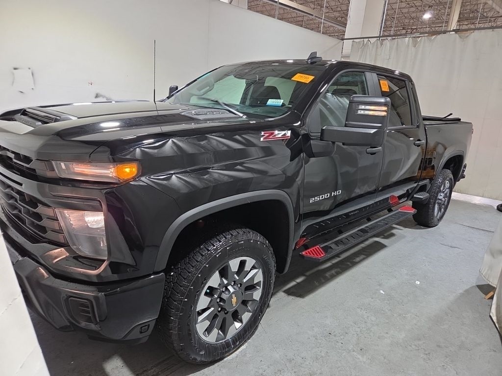 2024 Chevrolet Silverado 2500HD Custom photo 3