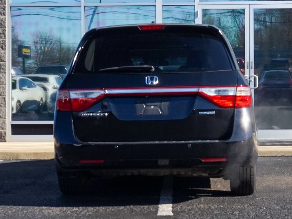 2013 Honda Odyssey Touring photo 3