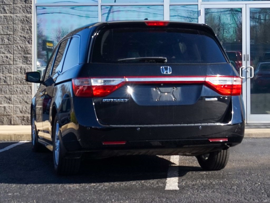 2013 Honda Odyssey Touring photo 4