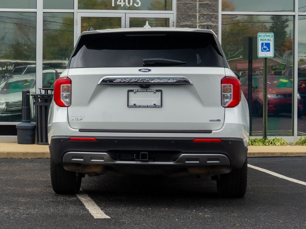 2020 Ford Explorer XLT photo 2