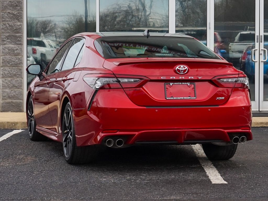 Toyota Camry  2021