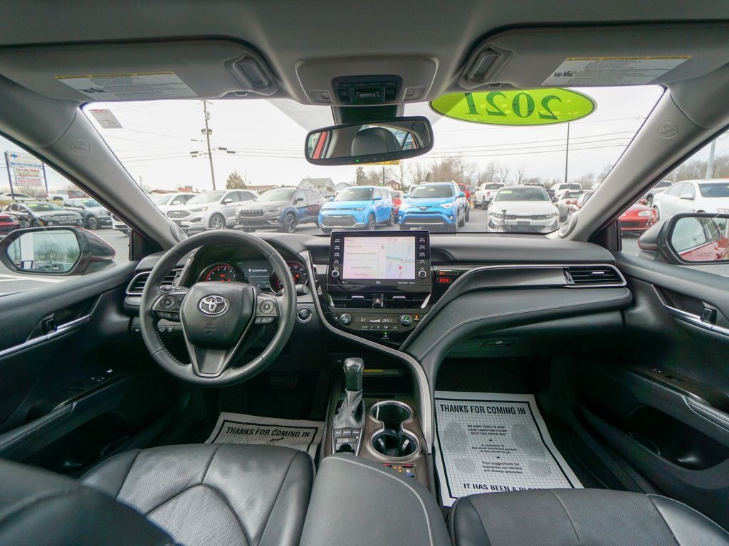 Toyota Camry  2021