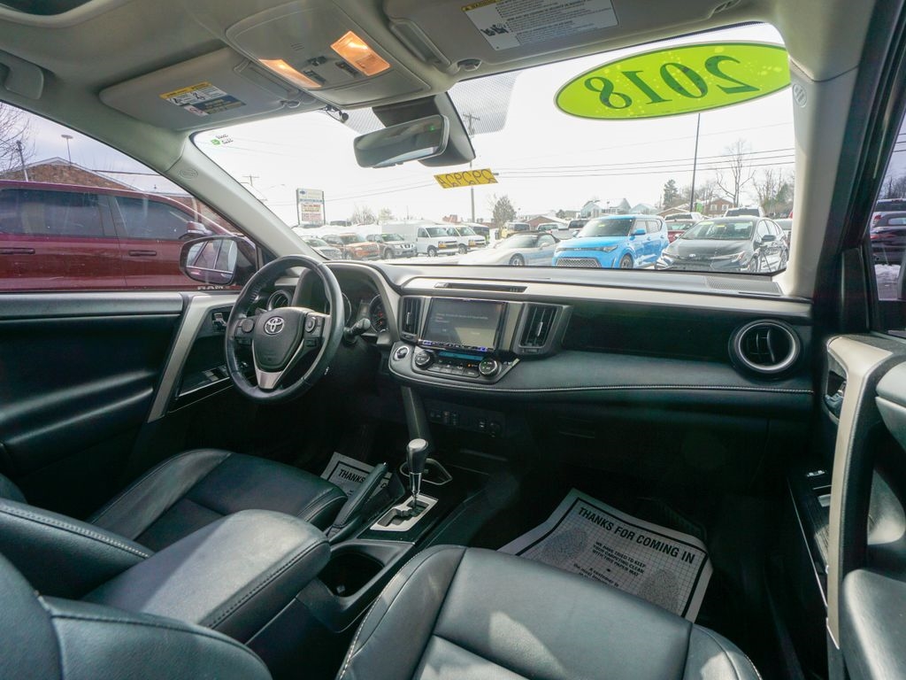 Toyota RAV4  2018