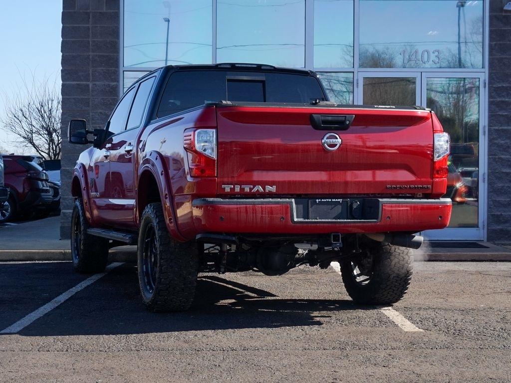 Nissan Titan  2021